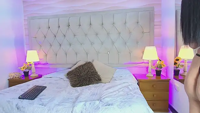 Snapshot of Liathompson_FG chatting on December 16, 12:43 pm Liathompson FG online show from December 16, 12:43 pm