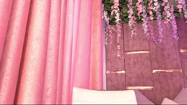 AuroraLanee  online show from November 26, 7:26 pm