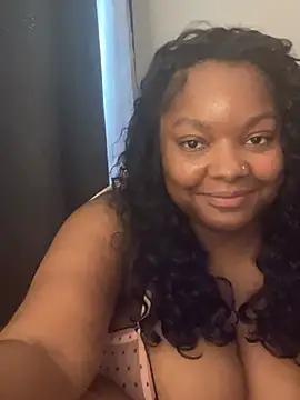 Fxncymuse online show from April 6, 9:05 pm