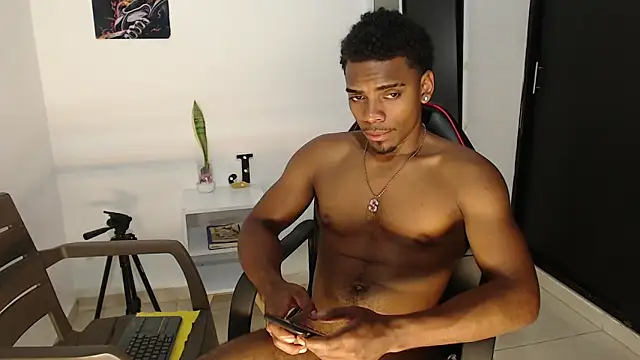 Snapshot of Jackboy_000 chatting on May 14, 1:29 pm Jackboy 000 online show from May 14, 1:29 pm