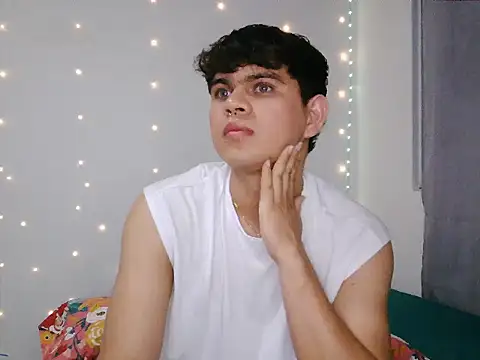 Snapshot of Swetty_diamon chatting on November 11, 4:34 am Swetty diamon online show from November 11, 4:34 am