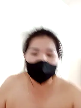 Snapshot of linhcutedam chatting on November 7, 3:28 am linhcutedam online show from November 7, 3:28 am