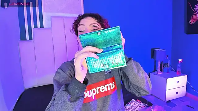 AliceMadnes online show from December 1, 4:28 am