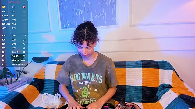 AliceMadnes online show from March 22, 8:12 pm