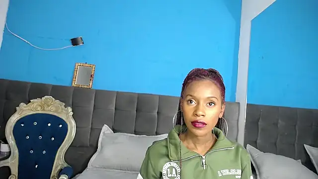 Aliis Love online show from November 19, 8:42 pm