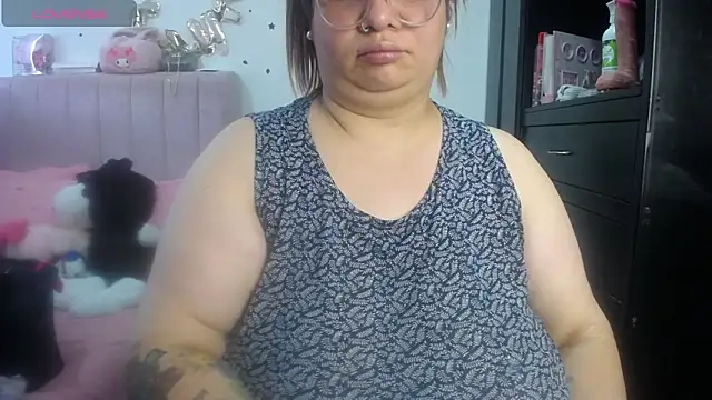 Snapshot of kattybbwbigboobs_ chatting on April 23, 5:04 pm kattybbwbigboobs online show from April 23, 5:04 pm