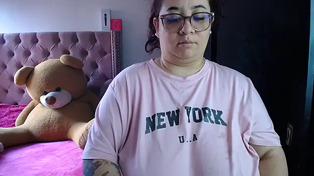 Snapshot of kattybbwbigboobs_ chatting on June 19, 6:45 pm kattybbwbigboobs online show from June 19, 6:45 pm