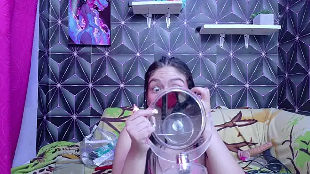 emilygrooe online show from December 4, 9:23 pm