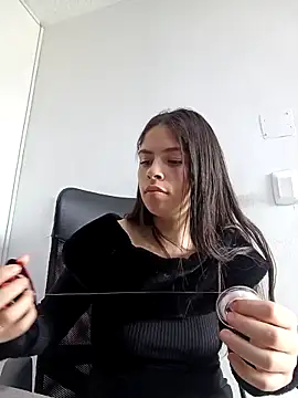 emilygrooe online show from February 6, 4:32 pm