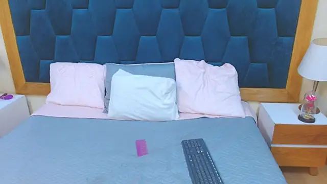 Snapshot of morrigan_luxus2 chatting on January 31, 7:11 pm morrigan luxus2 online show from January 31, 7:11 pm