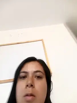 Snapshot of LorieFerrer chatting on January 31, 3:33 pm LorieFerrer online show from January 31, 3:33 pm