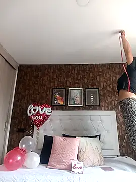 Snapshot of LorieFerrer chatting on February 10, 5:19 pm LorieFerrer online show from February 10, 5:19 pm