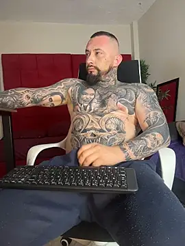 Snapshot of VenomHeat chatting on November 13, 5:45 pm VenomHeat online show from November 13, 5:45 pm