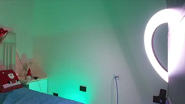 alanarose18 online show from December 1, 7:08 pm