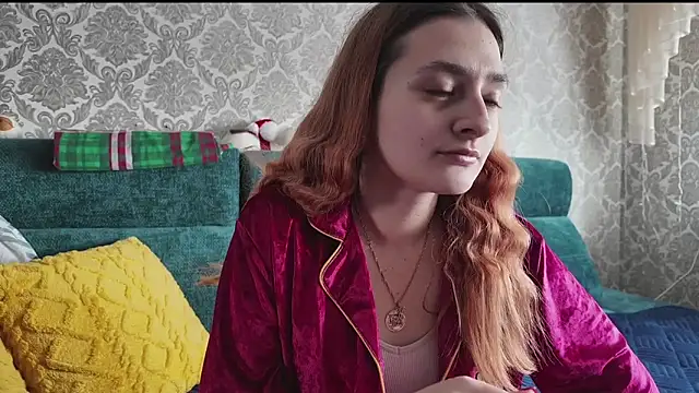 SweetLiaison online show from February 11, 8:52 am