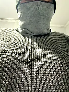 Snapshot of emrxxz@xh chatting on January 7, 12:02 am emrxxzxh online show from January 7, 12:02 am