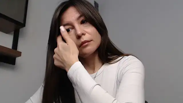 Veronichkaaa online show from March 13, 9:05 am