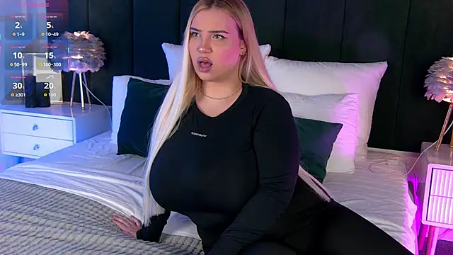 Snapshot of KilianaNoir chatting on January 17, 7:46 am KilianaNoir online show from January 17, 7:46 am