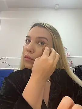 Snapshot of KilianaNoir chatting on February 10, 7:56 am KilianaNoir online show from February 10, 7:56 am