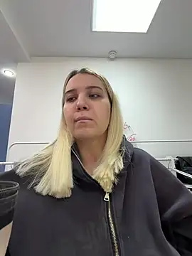 Snapshot of KilianaNoir chatting on February 24, 6:11 am KilianaNoir online show from February 24, 6:11 am