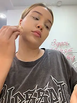 Snapshot of KilianaNoir chatting on March 5, 6:42 am KilianaNoir online show from March 5, 6:42 am