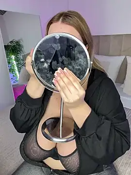 Snapshot of KilianaNoir chatting on March 27, 7:14 am KilianaNoir online show from March 27, 7:14 am