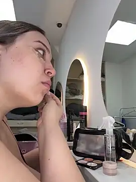 Snapshot of KilianaNoir chatting on April 5, 6:54 am KilianaNoir online show from April 5, 6:54 am