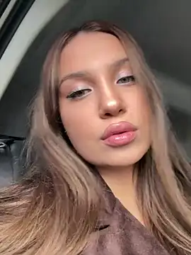 Snapshot of KilianaNoir chatting on April 7, 8:37 am KilianaNoir online show from April 7, 8:37 am