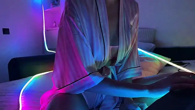 MollyLoveX online show from December 5, 6:15 pm