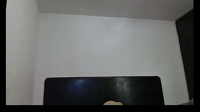 Snapshot of vanevip123 chatting on March 3, 12:50 am vanevip123 online show from March 3, 12:50 am