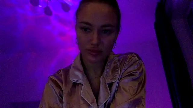 Snapshot of ToriLori chatting on November 8, 6:29 pm ToriLori online show from November 8, 6:29 pm