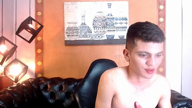 Snapshot of Lucian_Mills chatting on November 8, 11:25 pm Lucian Mills online show from November 8, 11:25 pm