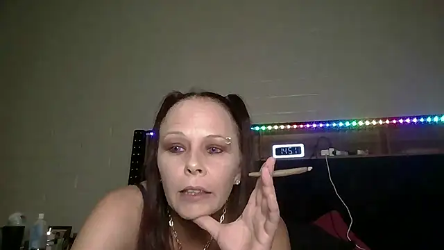 Snapshot of nikkibae33 chatting on June 15, 9:50 pm nikkibae33 online show from June 15, 9:50 pm