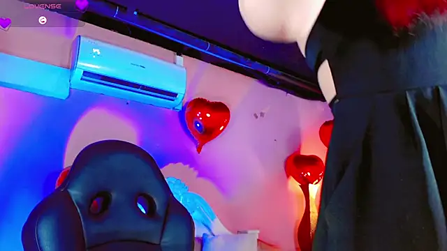 AnnaRouseQueen online show from February 17, 8:37 pm