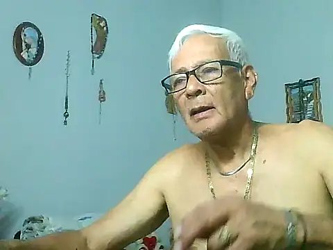 dirtysluttyfist online show from December 17, 1:11 am