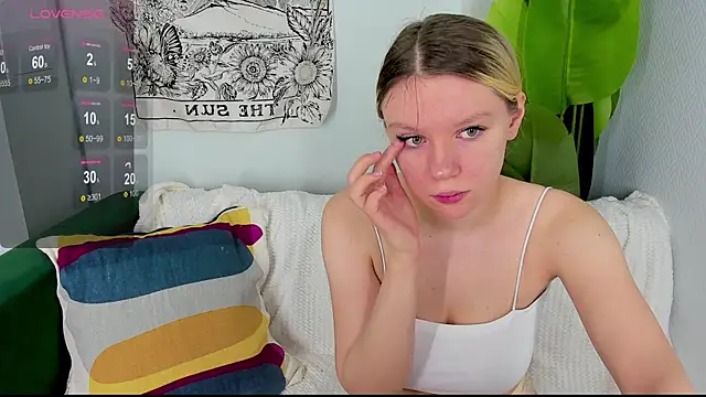 Monisees online show from January 14, 1:33 am