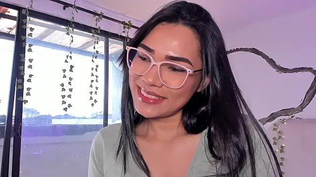 Snapshot of katemooss_ chatting on November 9, 12:47 pm katemooss online show from November 9, 12:47 pm