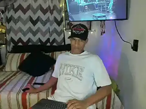JUANBIGCOCK21CM online show from May 25, 9:32 pm