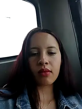 Snapshot of Chloe_2-4 chatting on November 10, 7:02 pm Chloe 2-4 online show from November 10, 7:02 pm