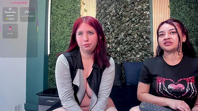 Lucy and Karoline online show from December 18, 1:06 pm