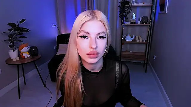 Snapshot of desperate_ramona chatting on November 7, 10:32 pm desperate ramona online show from November 7, 10:32 pm