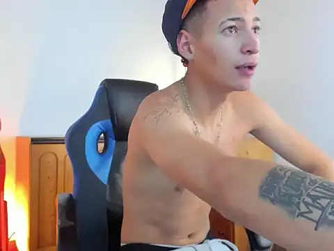 Snapshot of nick_nizz chatting on November 13, 12:26 pm nick nizz online show from November 13, 12:26 pm