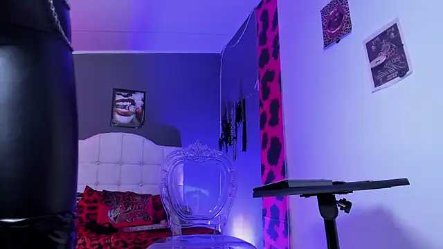 Halley Ravenn online show from November 26, 8:21 pm