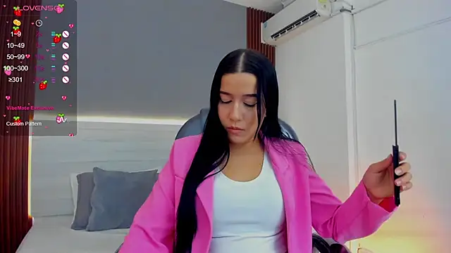 Snapshot of Amy_Leah chatting on December 2, 8:04 pm Amy Leah online show from December 2, 8:04 pm