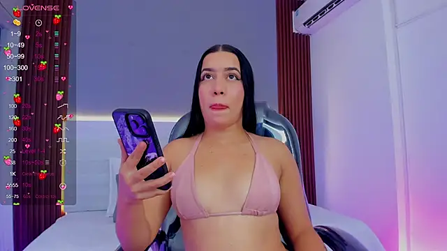 Snapshot of Amy_Leah chatting on December 3, 7:34 pm Amy Leah online show from December 3, 7:34 pm