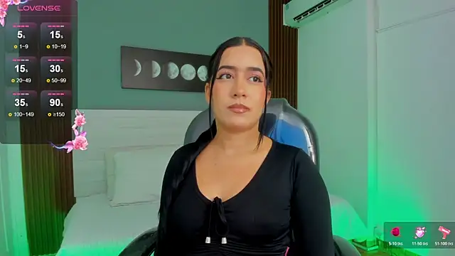 Snapshot of Amy_Leah chatting on April 27, 1:20 pm Amy Leah online show from April 27, 1:20 pm