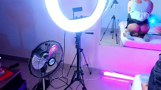 NoaDurand online show from December 3, 2:52 am