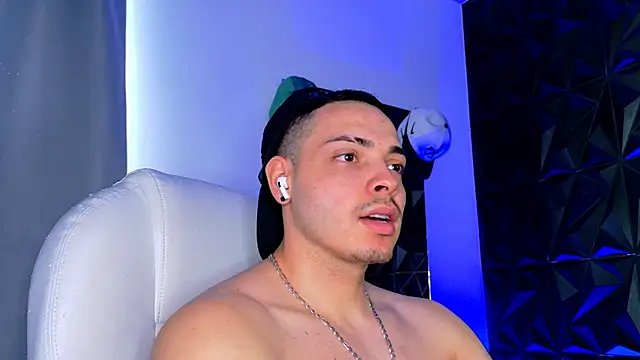 Maxwell Dupont online show from December 19, 8:16 pm