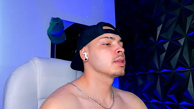 Maxwell Dupont online show from January 11, 7:30 pm