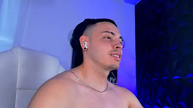 Maxwell Dupont online show from February 3, 11:10 pm